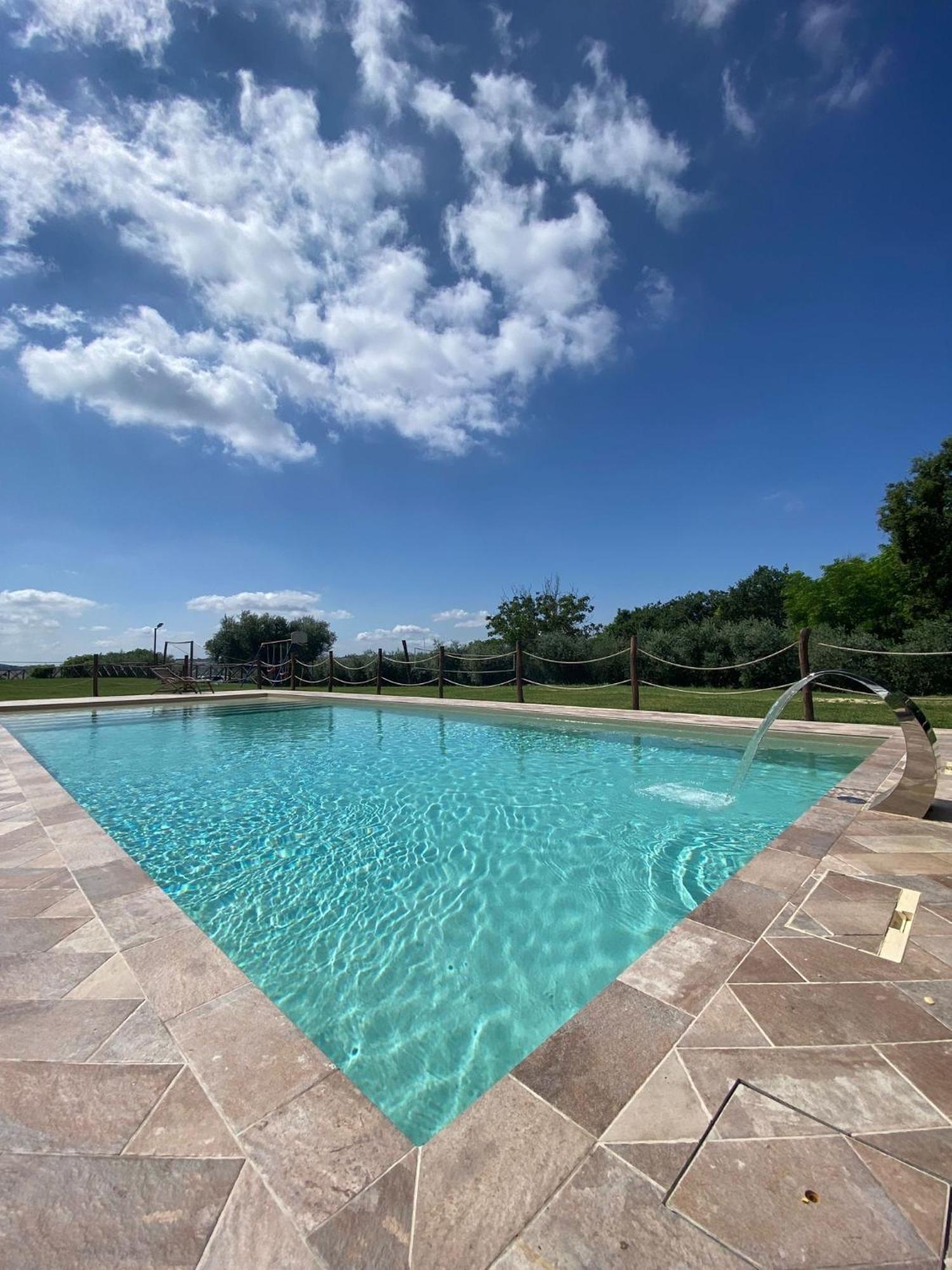 Agriturismo Nido Delle Rondini Macerata Exteriér fotografie